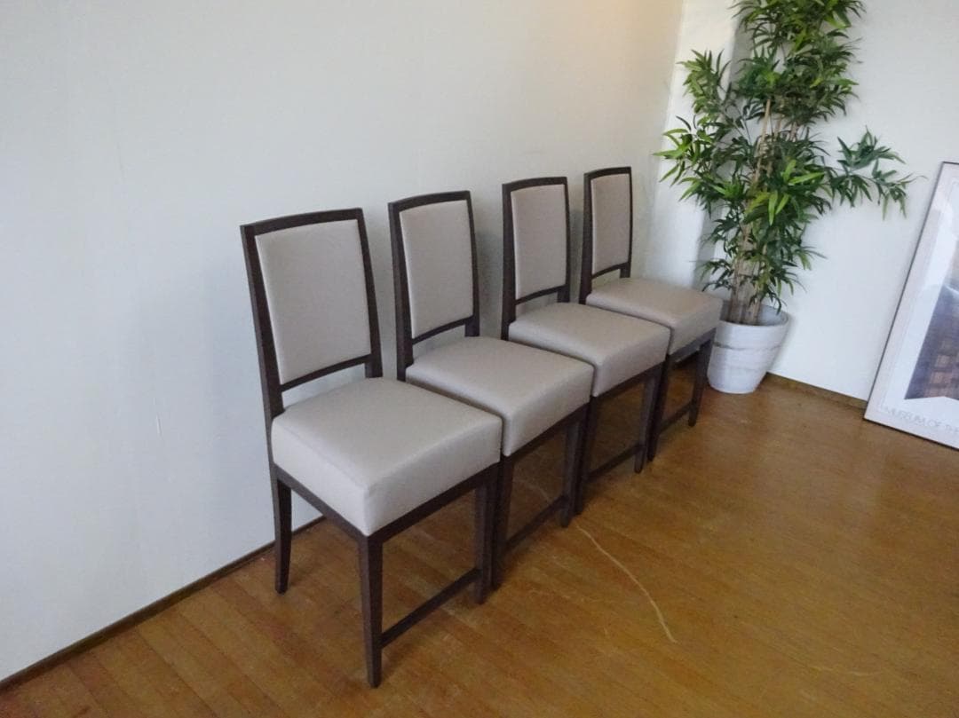 akira09221120　展示品　DE　本革張り　ダイニングチェア　4脚