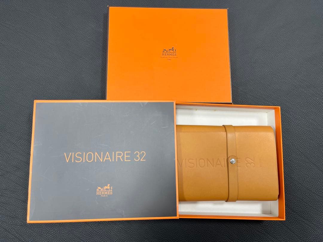 VISIONAIRE 32 WHERE? HERMES 革ケース入りポストカード