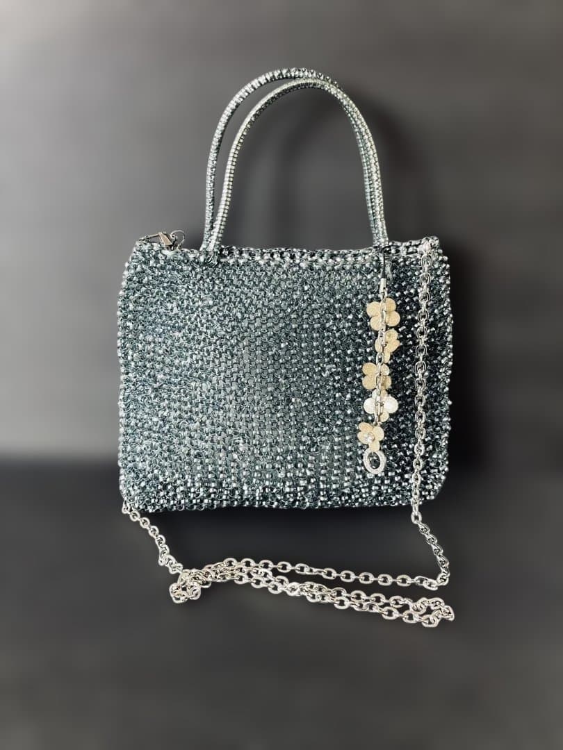 可愛いアクセ付き薄ブルーのアンテプリマ2wayショルダーバッグ