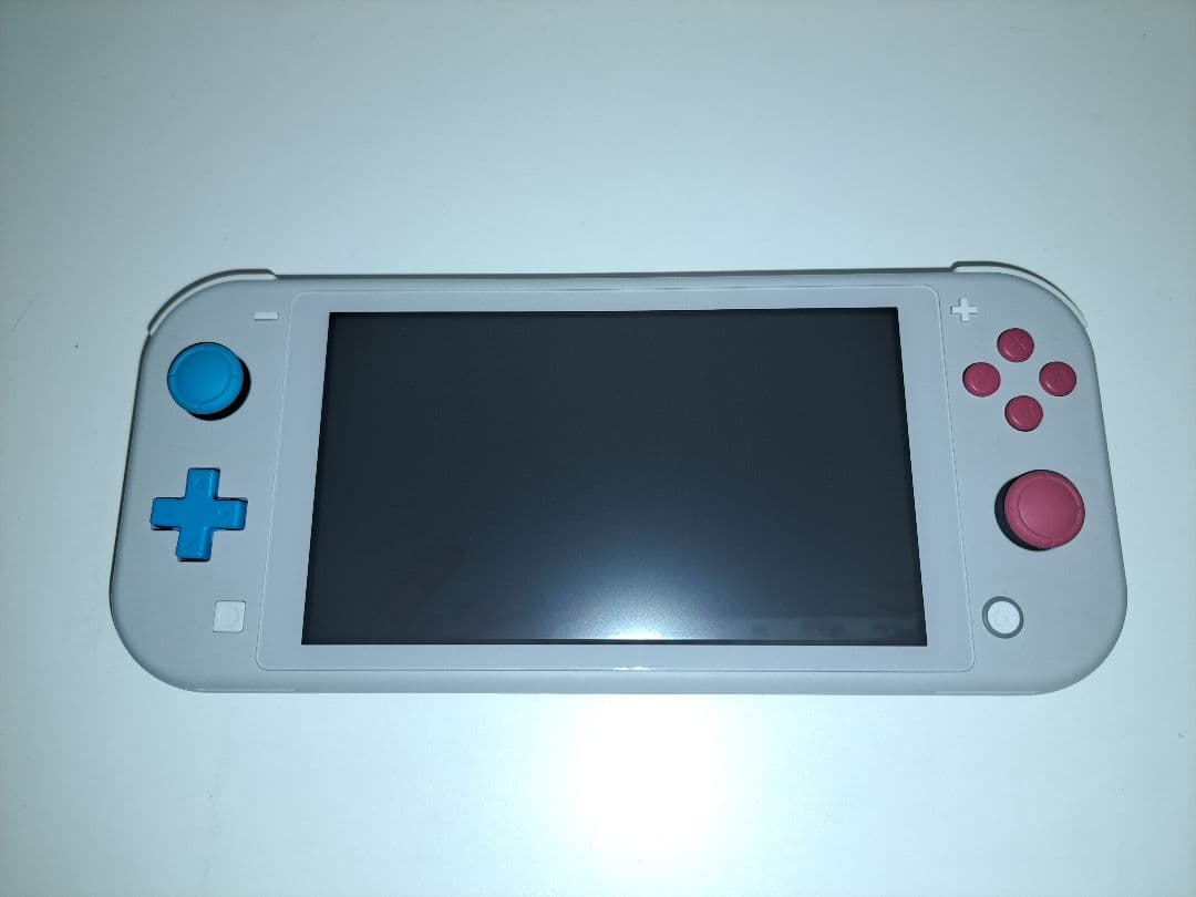 美品 Nintendo Switchライト本体 ポケモン ザシアン・ザマゼンタ