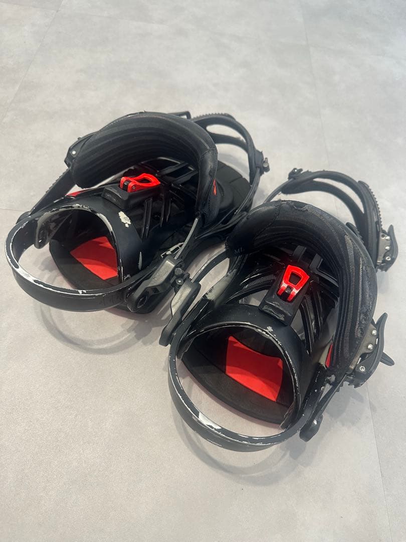 スノーボードビンディング ブラック/レッド