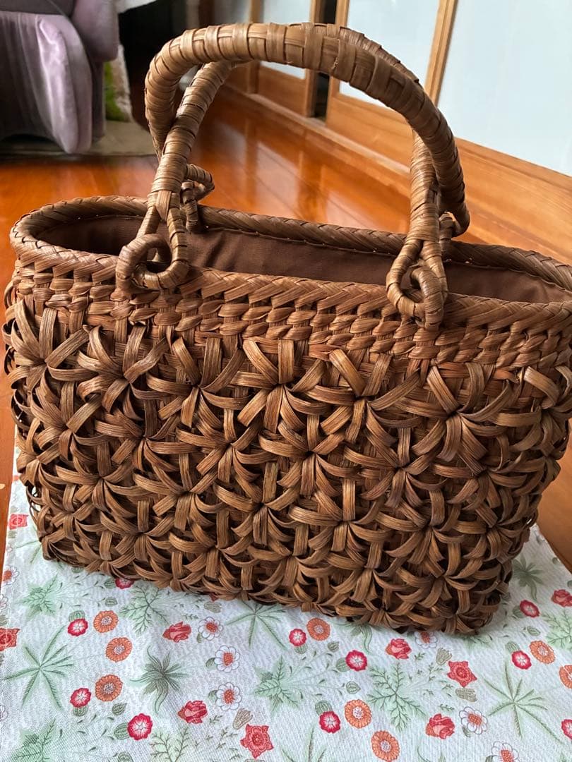 山葡萄かごバッグ　立体花　お値下げ！！