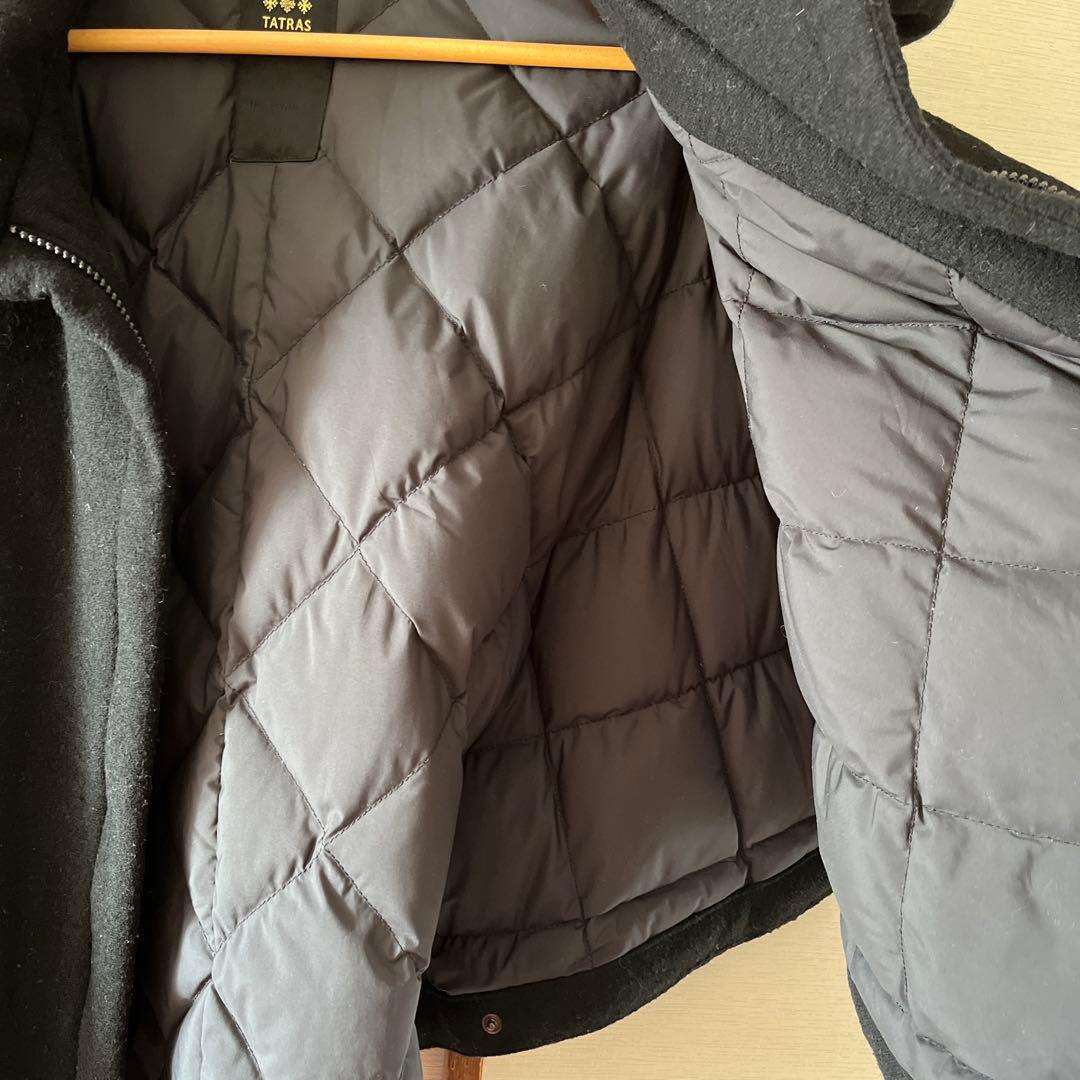 【美品】タトラス 01 黒 ポンチョ ダウン