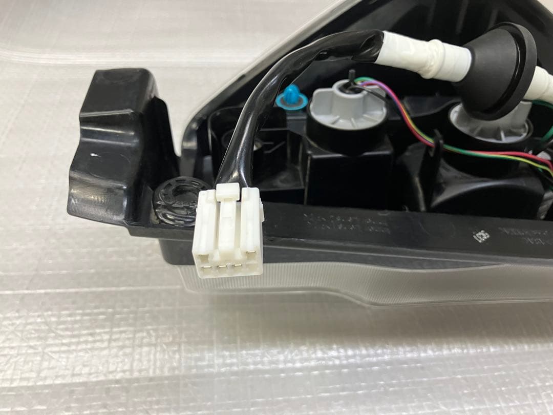 ♦︎ダイハツ★タントカスタムLA600S左純正テール♦︎インナーメッキタイプ♦︎