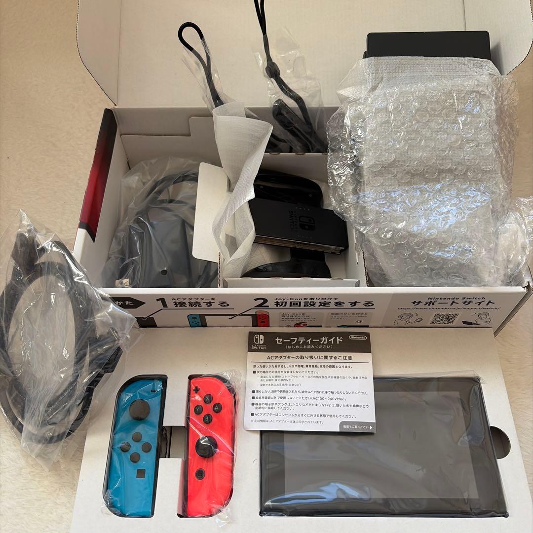 Switch 本体一式　Joy-Con 赤青　純正ケース付き