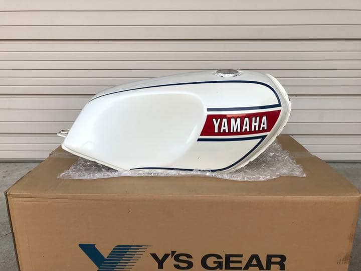 値下げ‼️ ヤマハRZ250純正タンク初期型4L3