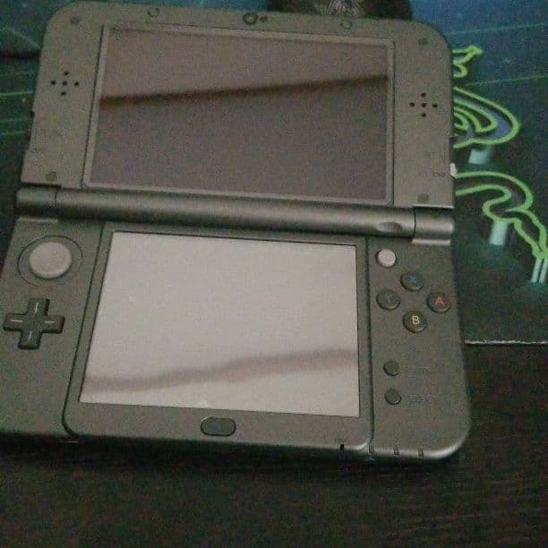 Newニンテンドー3DS LL 箱付き!!