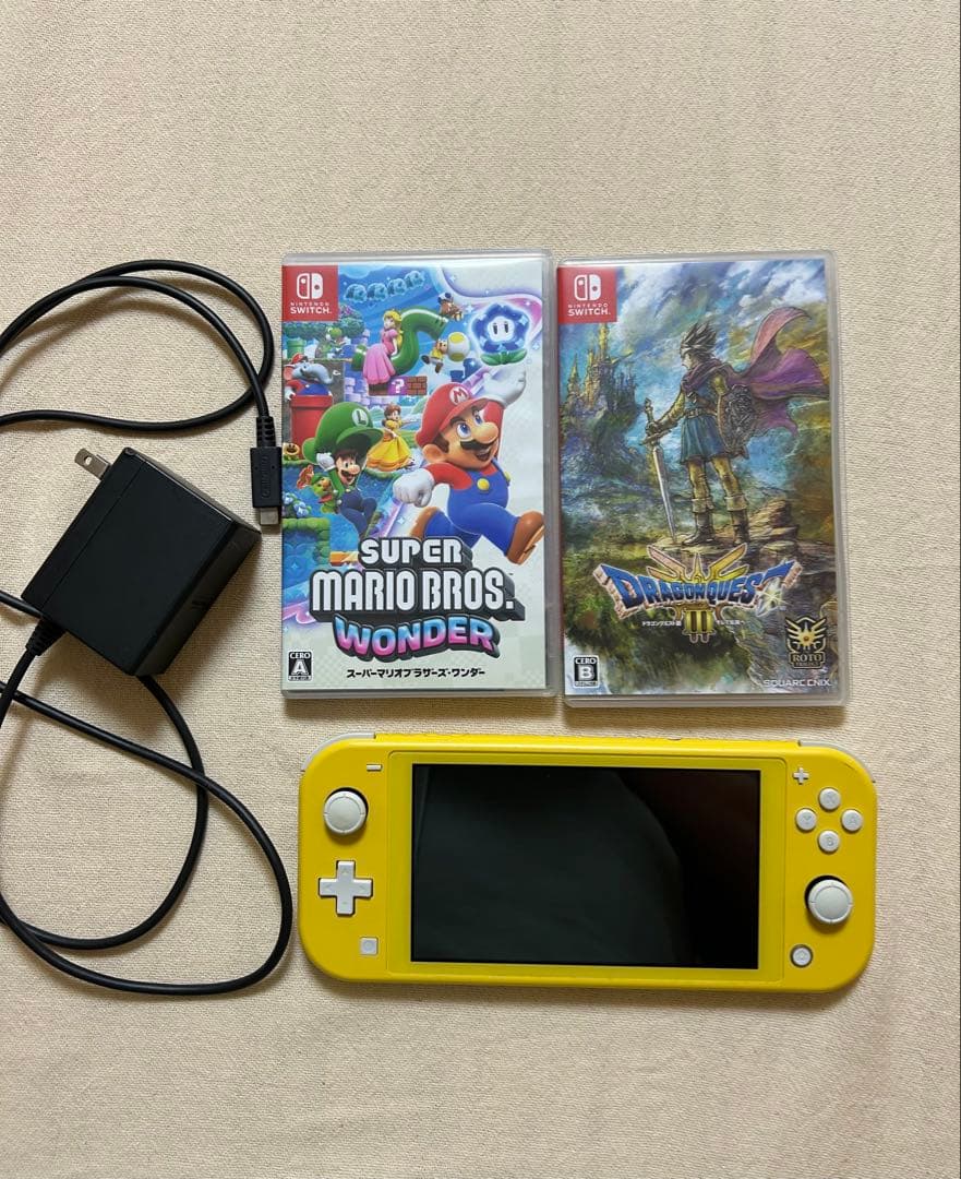 ピ*カ様 Nintendo Switch Lite イエロー + ゲーム2本セッ